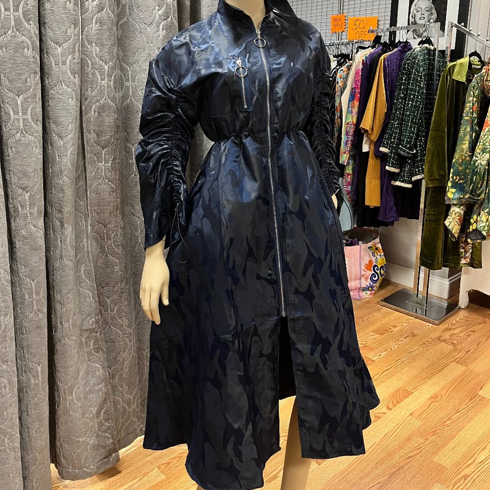 NWT  Size Large Tov Navy Camo Raincoat